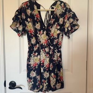 Francesca’s NWT Miami Navy Floral Size Medium Romper